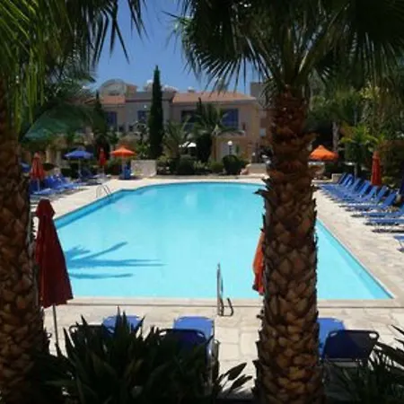 Aurora Townhouse - Complimentary Paphos Airport Transport Villa Exterior photo
