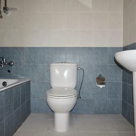 Aurora Townhouse - Complimentary Paphos Airport Transport Villa Exterior photo