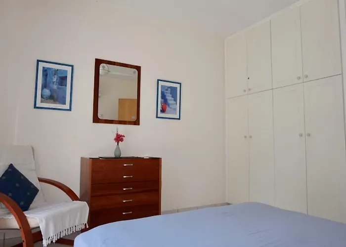 Aurora Townhouse - Complimentary Paphos Airport Transport