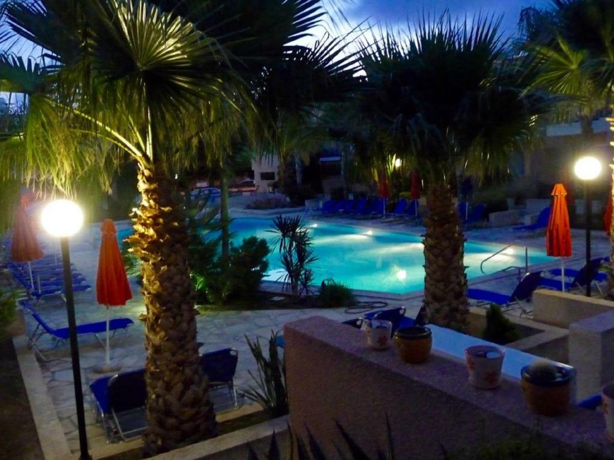Aurora Townhouse - Complimentary Airport Transport Paphos